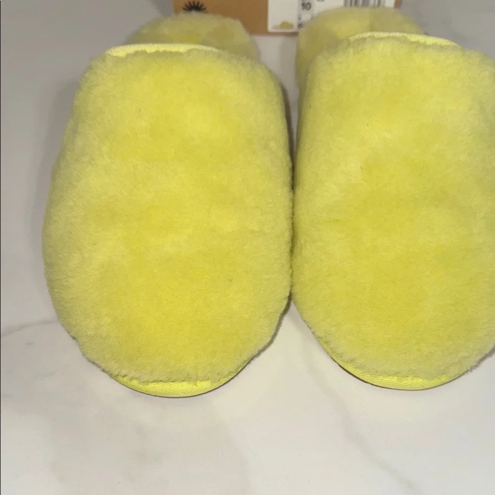 UGG Fluffy Yellow Slippers - Picture 13 of 13